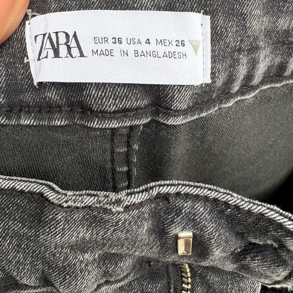 Zara women’s high waisted mini flare denim black fade size 4 preloved - Picture 5 of 6